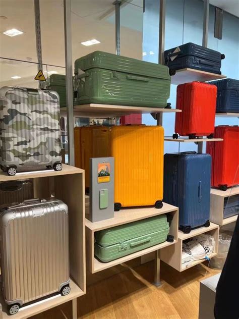 rimowa duty free.